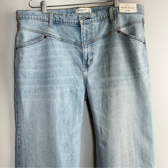NWT Abercrombie Fitch The 90s High Rise Relaxed Jean Medium With Front Yoke 34 S - Picture 10 of 16